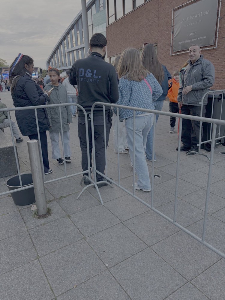 Toegangscontrole door D&L Security Services tijdens Koningsdag in Huizen